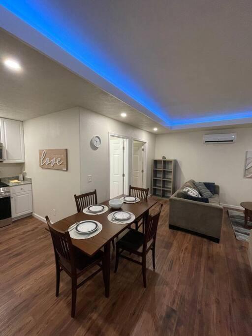 Апартаменти Brand New 2Br Cute Blue Led In North Фресно Екстер'єр фото